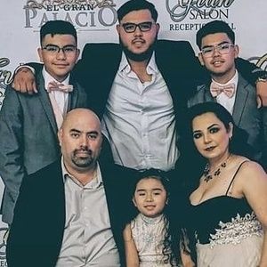 Meet your Posher, Yaneth